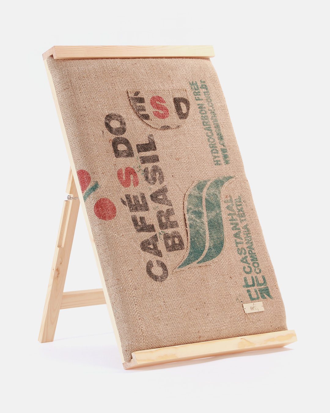Scratching board RECYCLE-CAT design do Brasil with play elements by The-Cat-Design